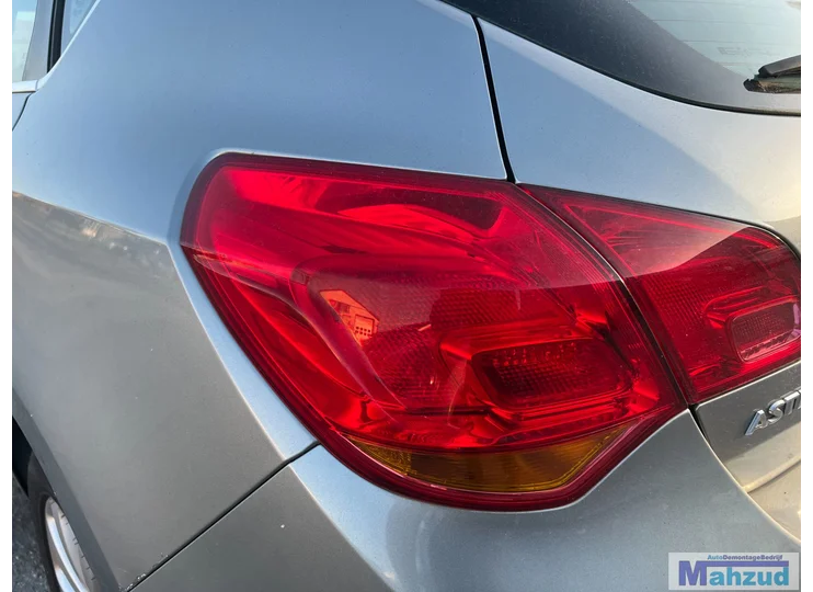 OPEL ASTRA J Schrägheck linke Rückleuchte 2009-2015