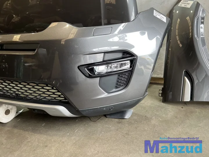 landrover-discovery-sport-l550-grijs-voorkop-2015 — foto 5