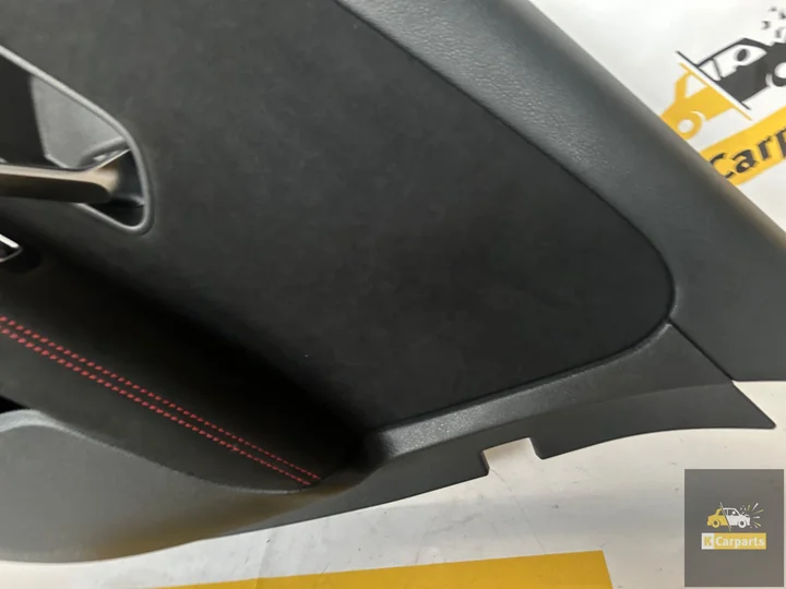 rechts-achter-binnen-bekleding-mercedes-aklasse-w177-amg — foto 2