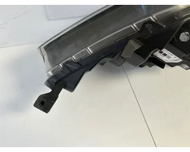 nissan-qashqai-j11-koplamp-led-rechts-10018013-beschadigd — foto 7