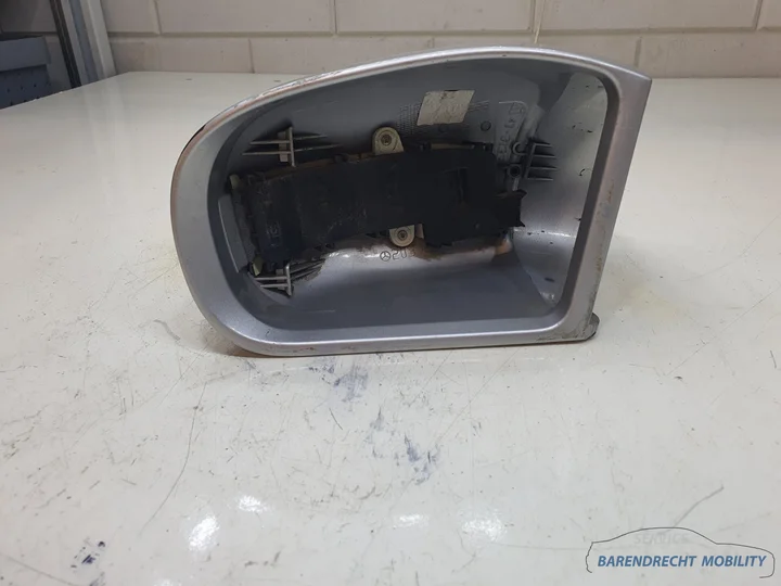 spiegelkap-mercedes-w203-c-klasse-knipperlicht-links-bestuurderskant-a2038100164-744-brilliant-silver-origineel-gebruikt — foto 2