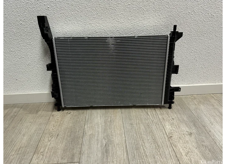 Ford Focus III Transit Connect Radiateur CV61-8005-VC