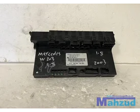 mercedes-c-klasse-w203-1-8-zekeringkast-achter-2095450701