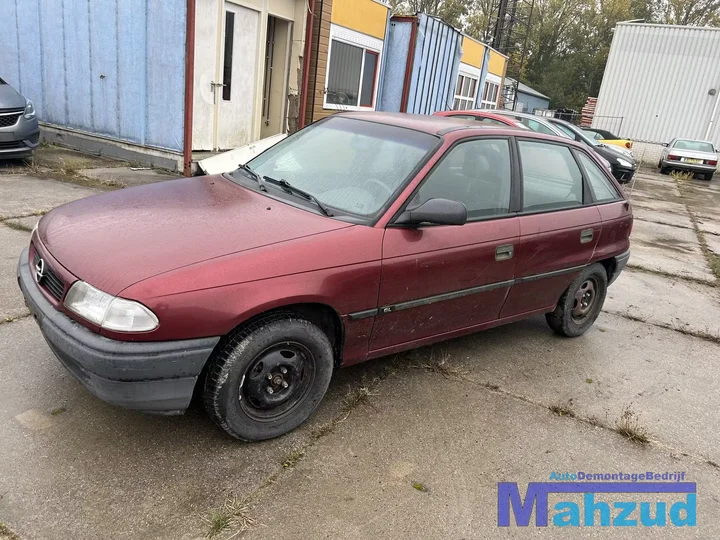 1994-opel-astra-f-hatchback-16i-bruin-z549-x16sz-onderdelen-demontage — foto 3