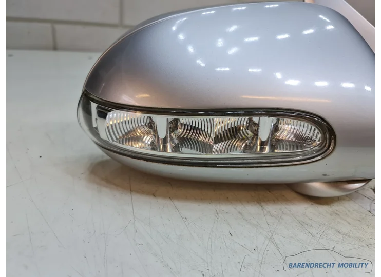 mercedes-a209-c209-w209-clk-klasse-11pins-buitenspiegel-rechts-passagierskant-grijs-zilver-origineel-nette-staat-gebruikt-buiten-spiegel-led-knipperlicht-dimmend-2002-2003-2004-2005-2006-2007-2008-2009-barendrecht-mobility-service