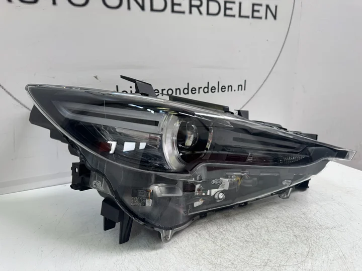mazda-cx5-vol-led-koplamp-rechts-kb8p51030k-2017 — foto 3