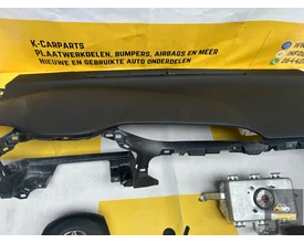 toyota-yaris-iii-3-compleet-airbagset-dashboard-set — foto 4