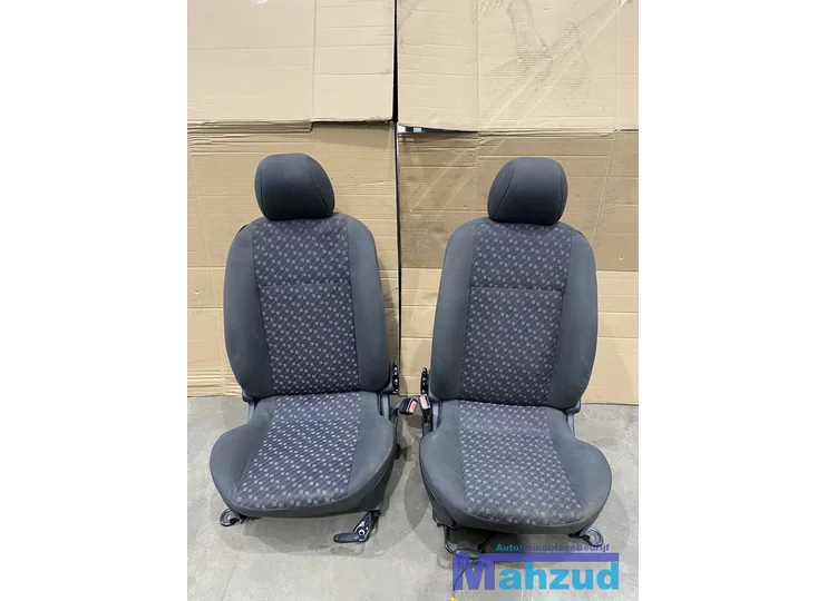	Ford Fiesta 4 voorstoelen bestuurdersstoel bijrijdersstoel