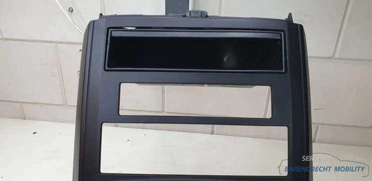 middenconsole-grand-voyager-luchtrooster-04678862aa-klok-radioframe-origineel-gebruikt-2008-2014 — foto 4