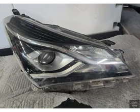 toyota-yaris-p13-facelift-20172020-koplamp-rechts-origineel