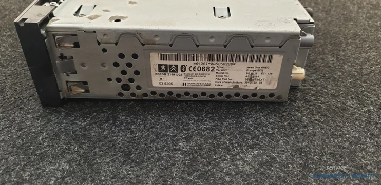 rneg-radio-cd-speler-met-bluetooth-en-navigatie-96736746xt-citroen-peugeot-origineel-gebruikt-2009-2013 — foto 2