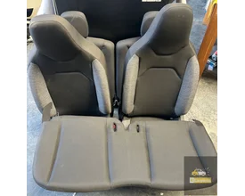 toyota-aygo-x-stoelen-set-bekleding-hoogte-verstelbaar — foto 3
