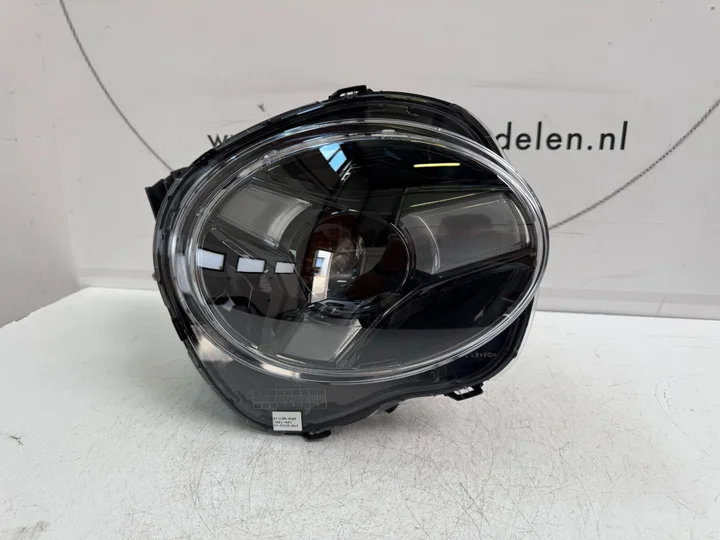 nissan-juke-f16-vol-led-koplamp-rechts-260106pn0a — foto 2