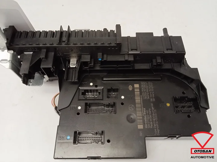 mercedes-c-w204-comfort-module-zekeringkast-a2049065602 — foto 2