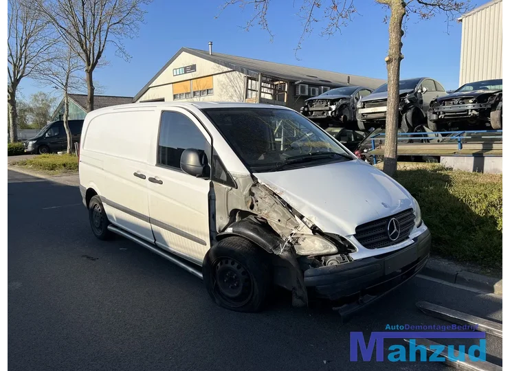 MERCEDES VITO W639 WIT deur portier rechts 2003+