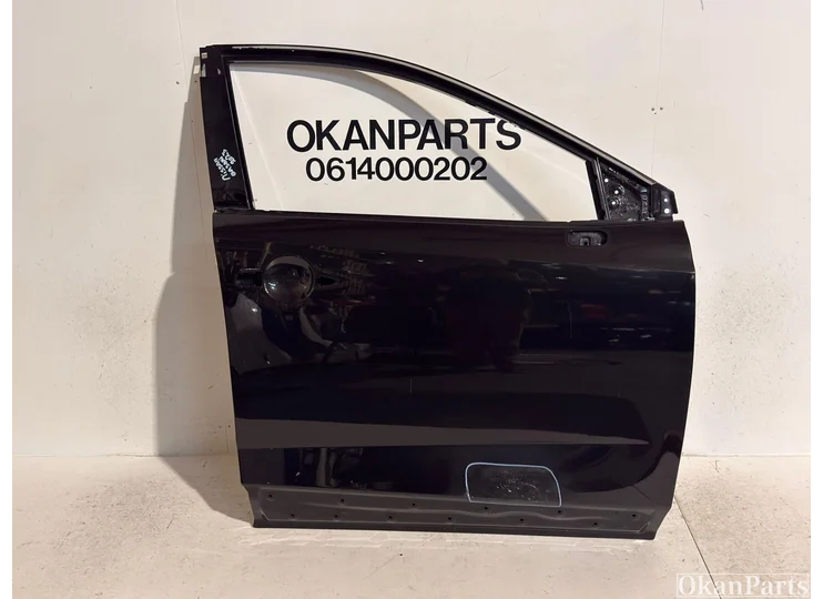 Nissan Qashqai J12 right front door right