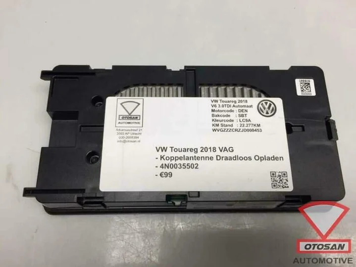 vw-touareg-2018-vag-koppelantenne-draadloos-laden-4n0035502 — foto 2