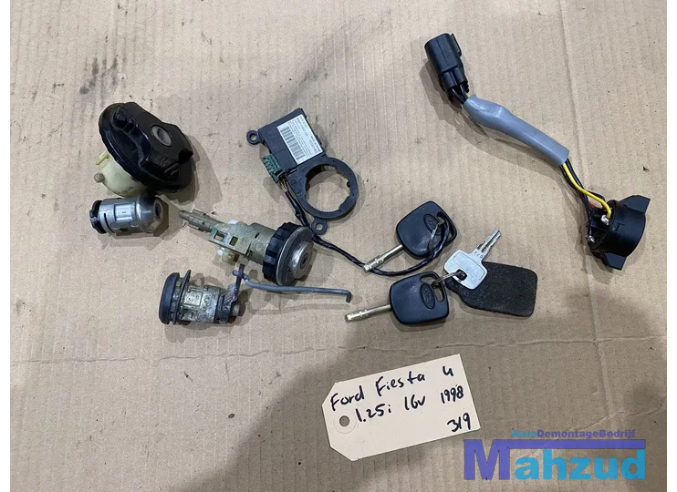 FORD FIESTA 4 contactslot met sleutel set