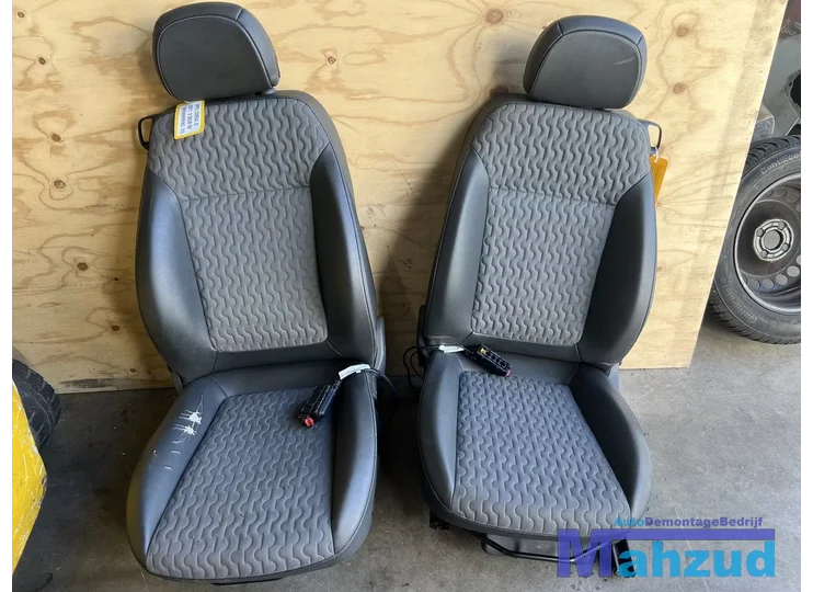 OPEL CORSA D 3 deurs half leer interieur 2006-2015