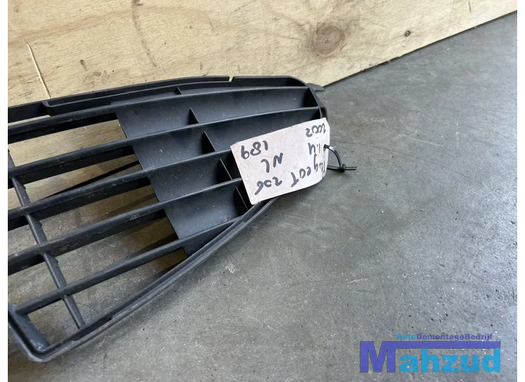 peugeot-206-voorbumper-bumper-rooster-19982006