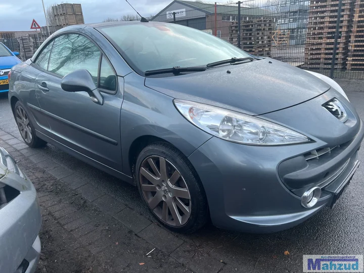 2007-peugeot-207cc-16-16v-grijs-onderdelen-demontage — foto 9