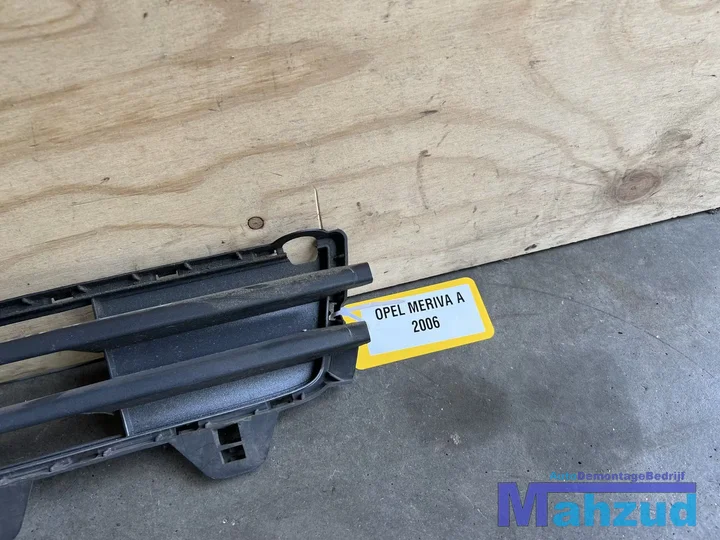 opel-meriva-a-voorbumper-bumper-rooster-20032010 — foto 2