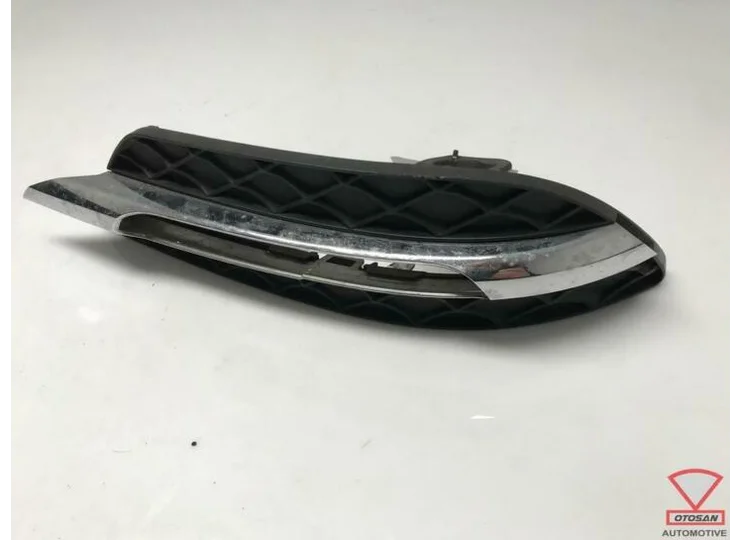 Mercedes C Klasse W204 Voorbumper Rooster Rechts A2048803324