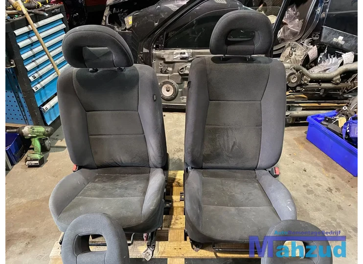 2005 MITSUBISHI LANCER 7 STATION INTERIEUR ZWART STOF