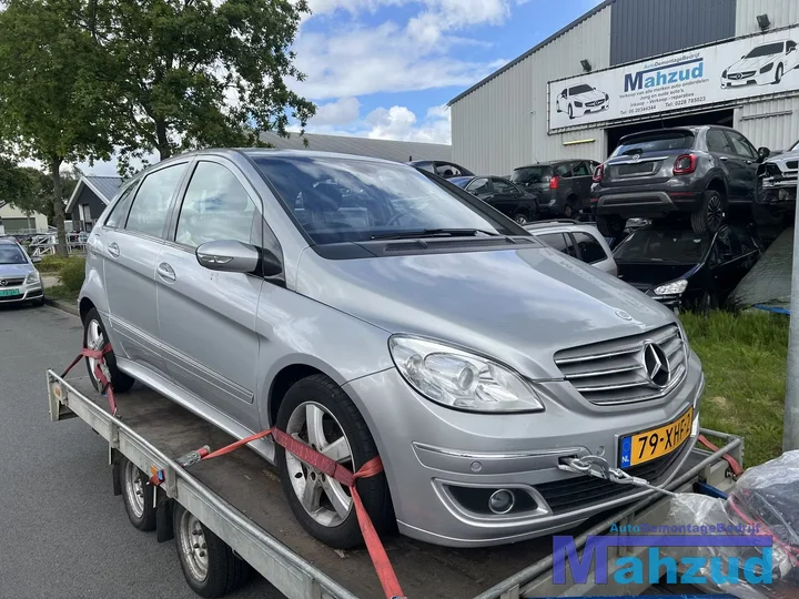 mercedes-b-klasse-w245-20-zilver-761-266960-automaatbak — foto 8