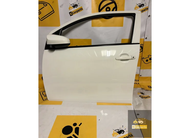 Links voor portier Peugeot 18 Citroën C1 Toyota Aygo KWD 068