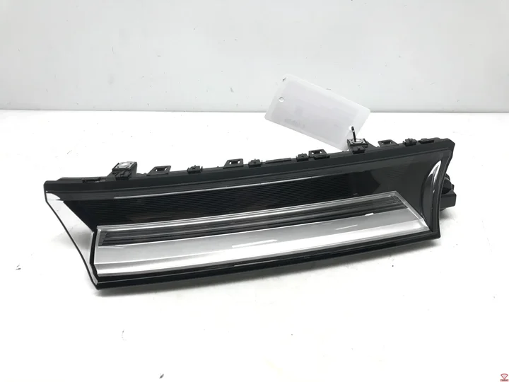 vw-transporter-t7-multivan-led-lamp-grille-rechts-7t0941654a