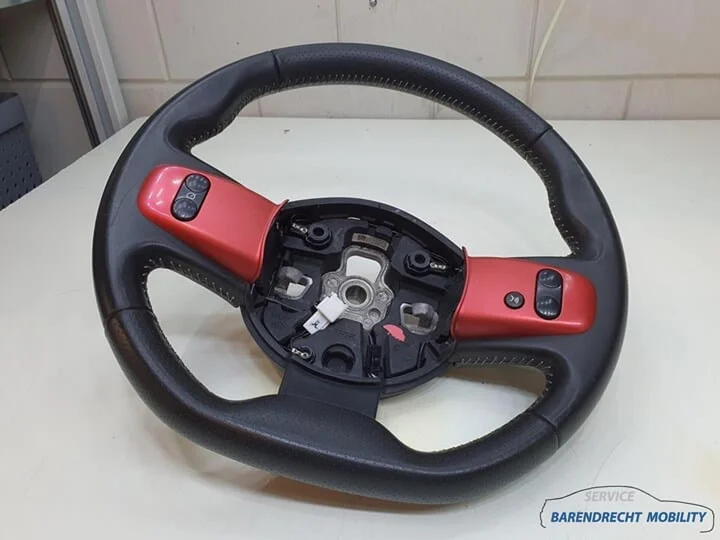 stuurwiel-renault-twingo-iii-3-leer-leder-zwart-rood-geperforeerd-afgevlakt-34151201e-2014-2020 — foto 2