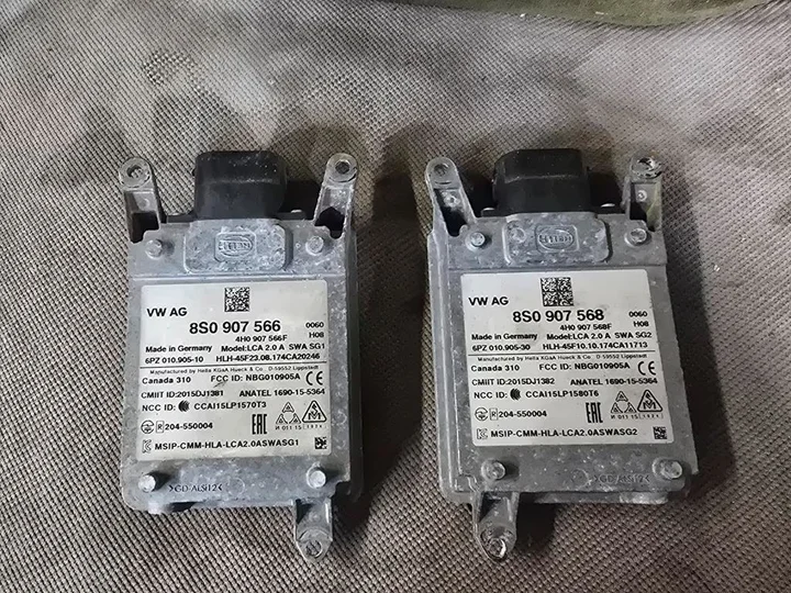audi-tt-8s-2014-side-assist-sensor-l-r-8s0907566-8s0907568 — foto 2
