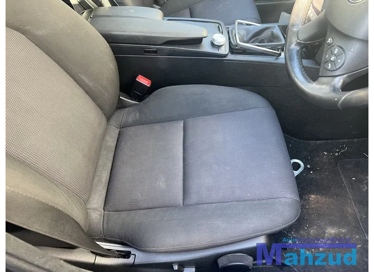 mercedes-c-klasse-w204-interieur-stof-stoelen-bank-20072011