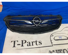 opel-insignia-grille-rooster-schade-39101455