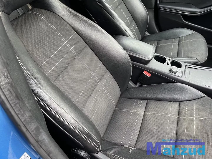 2013-mercedes-a-klasse-w176-18-a200-cdi-651901-onderdelen-blauw — foto 19