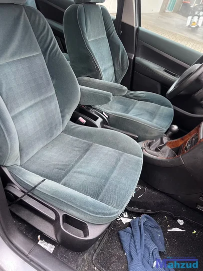 peugeot-307-hatchback-groen-interieur-stoel-achterbank — foto 5