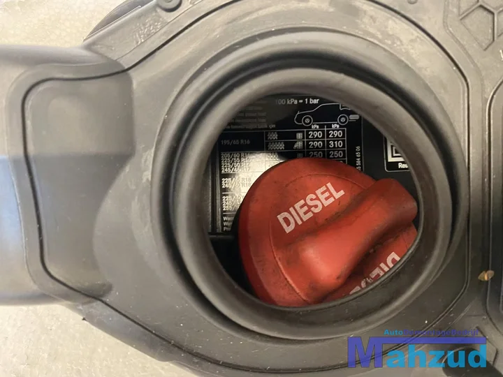 mercedes-s205-c-klasse-tmodel-zwart-tankklep-diesel-20142020 — foto 6