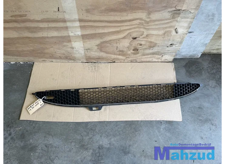 2005 PEUGEOT 206 Voorbumper grille rooster midden