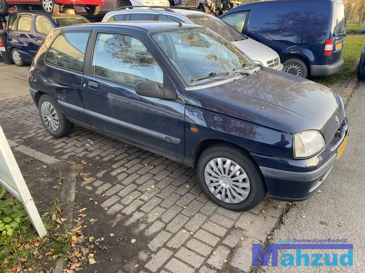 1996-renault-clio-1-12-demontage-sloop-onderdelen-donorauto — foto 6