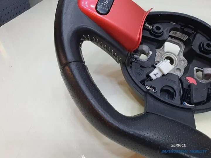 stuurwiel-renault-twingo-iii-3-leer-leder-zwart-rood-geperforeerd-afgevlakt-34151201e-2014-2020 — foto 9