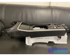 mitsubishi-outlander-phev-middenconsole-bekerhouder-2015 — foto 2