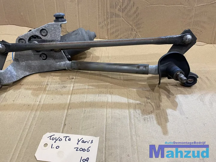 toyota-yaris-p9-ruitenwissermotor-mechaniek-voor-851100d070 — foto 5