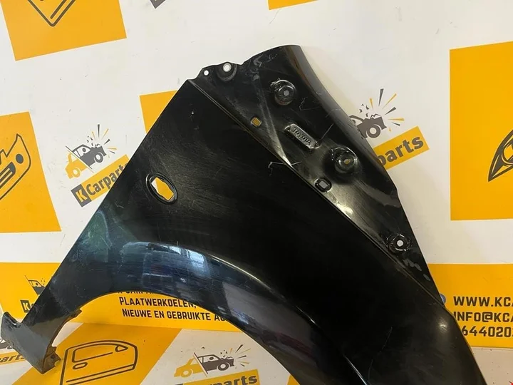 spatbord-toyota-aygo-20142022-origineel-rechts-voor-zijscherm — foto 3