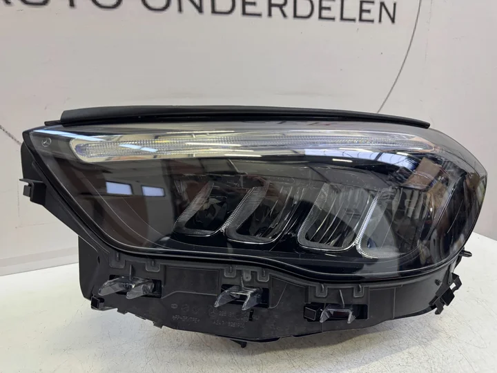 gla-w247-h247-facelift-high-performance-koplamp-a2479066107 — foto 2