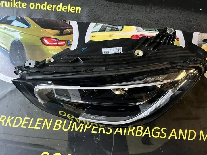 koplamp-glc-facelift-w253-vol-led-links — foto 11