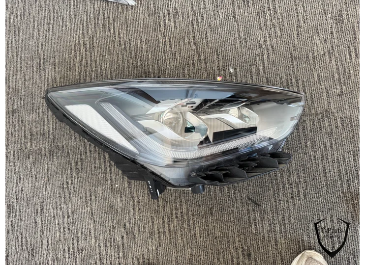 Kia Niro right headlight bulb 92190g5200 92102Q4200