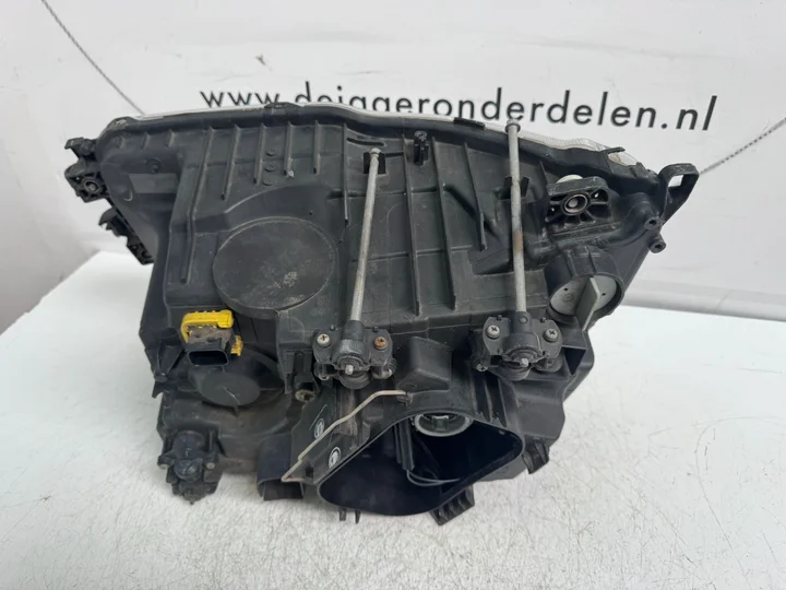 mercedes-actros-xenon-koplamp-rechts-a9608202739 — foto 4