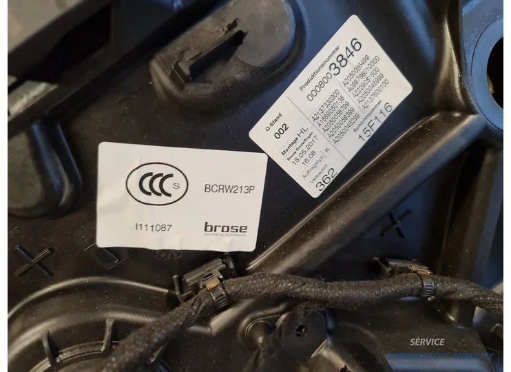 mercedes-w213-e-klasse-sedan-raam-mechanisme-motor-ruit-slot-mechaniek-module-links-achter-la-a2139004709-origineel-nette-staat-gebruikt-2016-2017-2018-2019-2020-2021-barendrecht-mobility-service