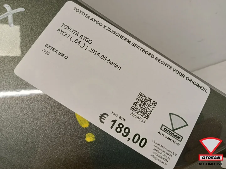 toyota-aygo-x-zijscherm-spatbord-rechts-voor-origineel — foto 4